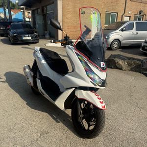 오토바이) pcx 22년식 판매합니다 이미지