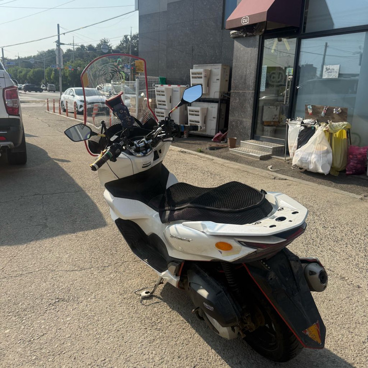 오토바이) pcx 22년식 판매합니다 이미지