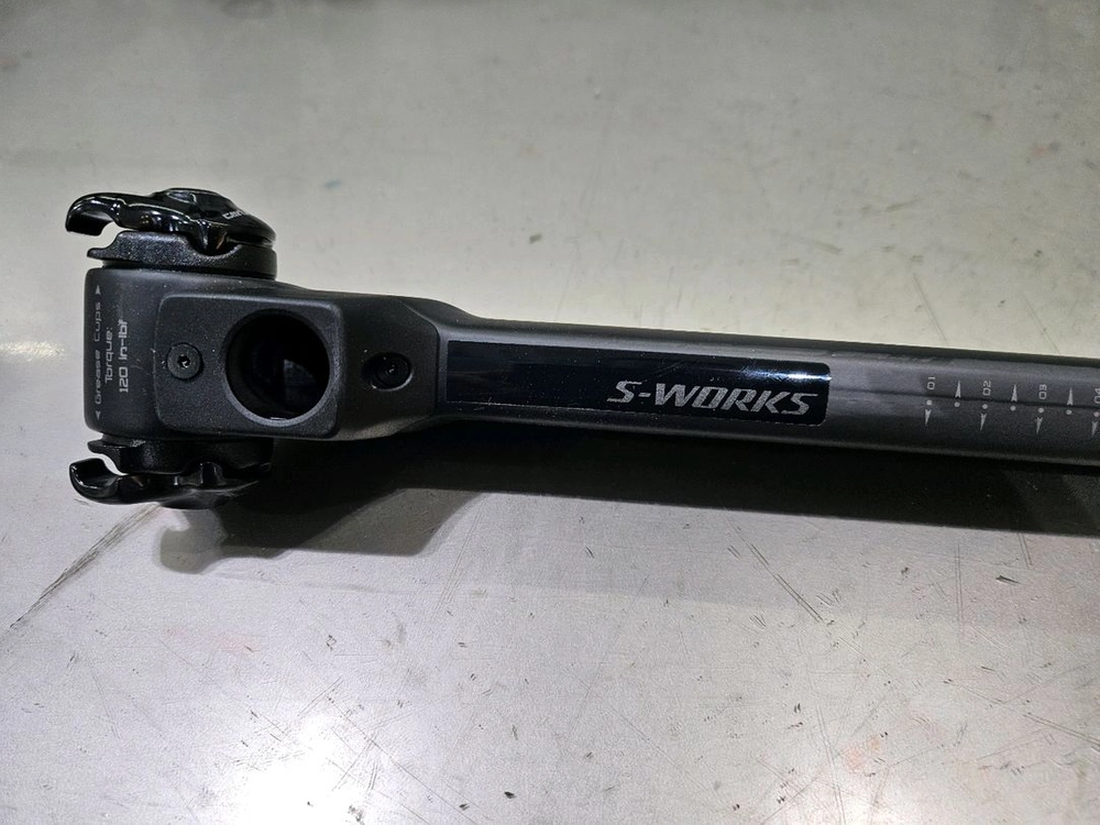 스페셜라이즈드 SL7 카본 싯포스트 380x20mm 새것 팝니다. 이미지