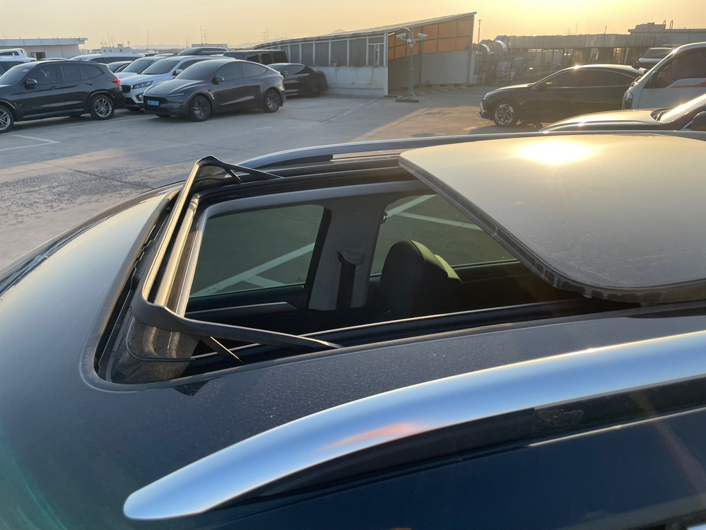 티구안 올스페이스 2.0 TSI 프레스티지 중고차 23년11월 29953km 완전무사고 입니다. 이미지