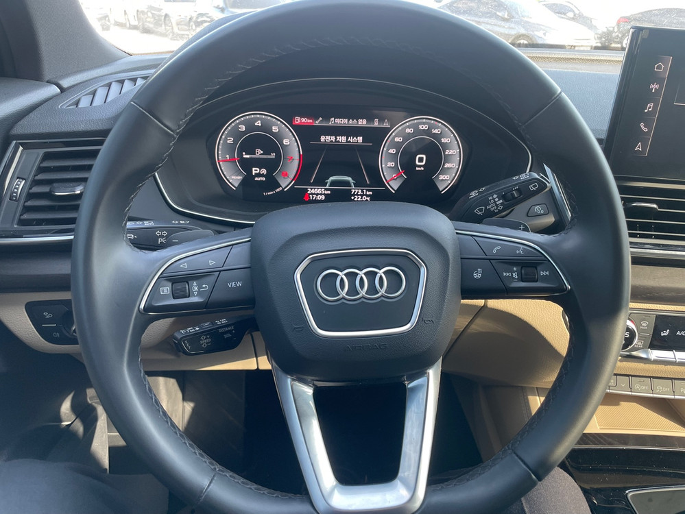 Q5 (FY)45 TFSI 콰트로 프리미엄 스포트백 중고차 23년02월 24668km 완전무사고 베이지시트 이미지