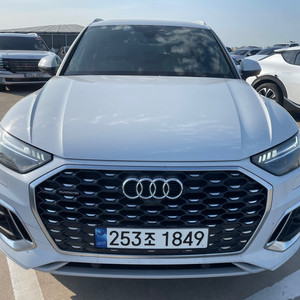 Q5 (FY)45 TFSI 콰트로 프리미엄 스포트백 중고차 23년02월 24668km 완전무사고 베이지시트 이미지