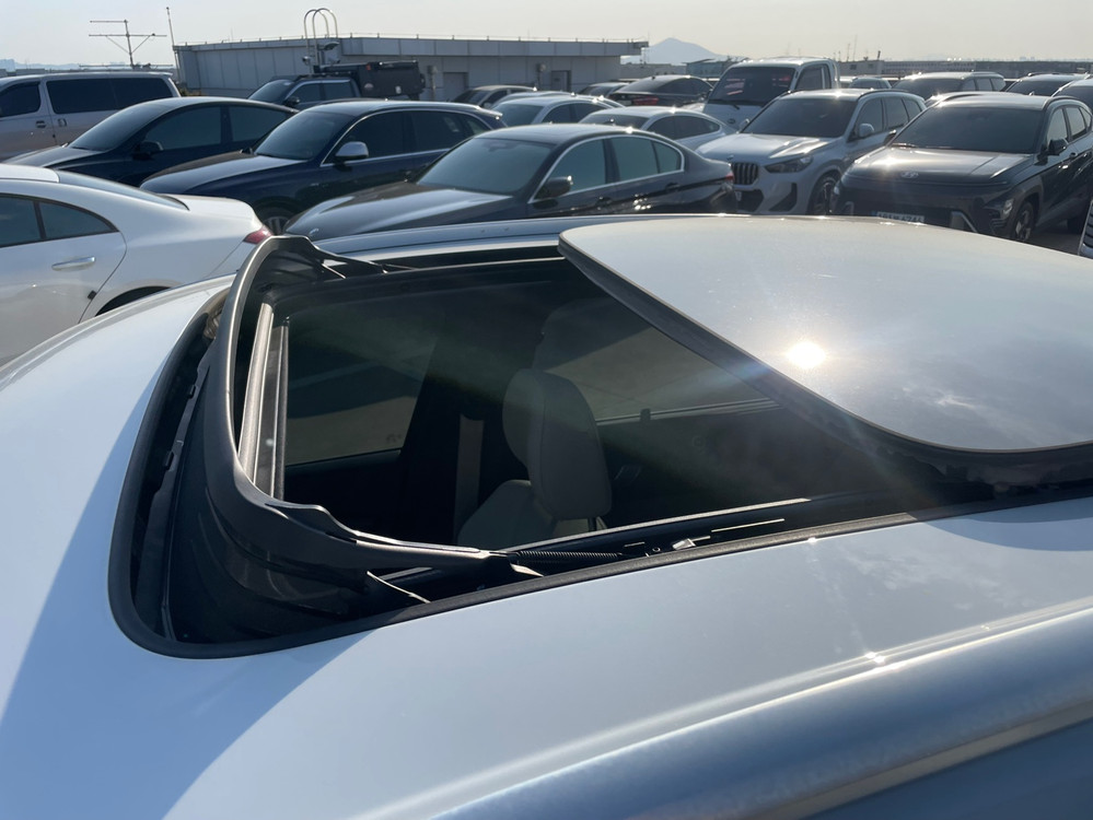 Q5 (FY)45 TFSI 콰트로 프리미엄 스포트백 중고차 23년02월 24668km 완전무사고 베이지시트 이미지
