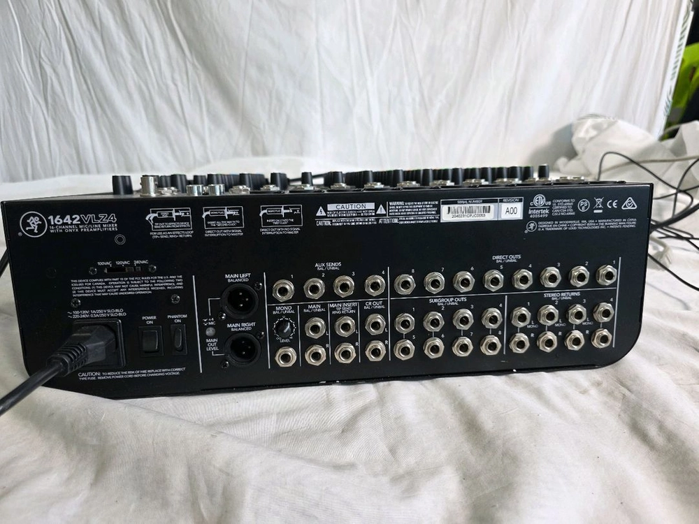 MACKIE 1642VLZ4 AUDIO MIXER 이미지