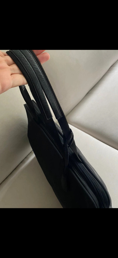 프라다 나일론 토트백 노트북가방 이미지