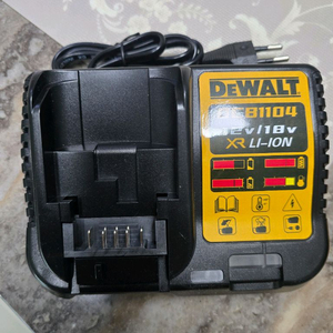 디월트 12v~20v충전기(새상품) 이미지