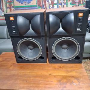 JBL 4425 스피커 이미지