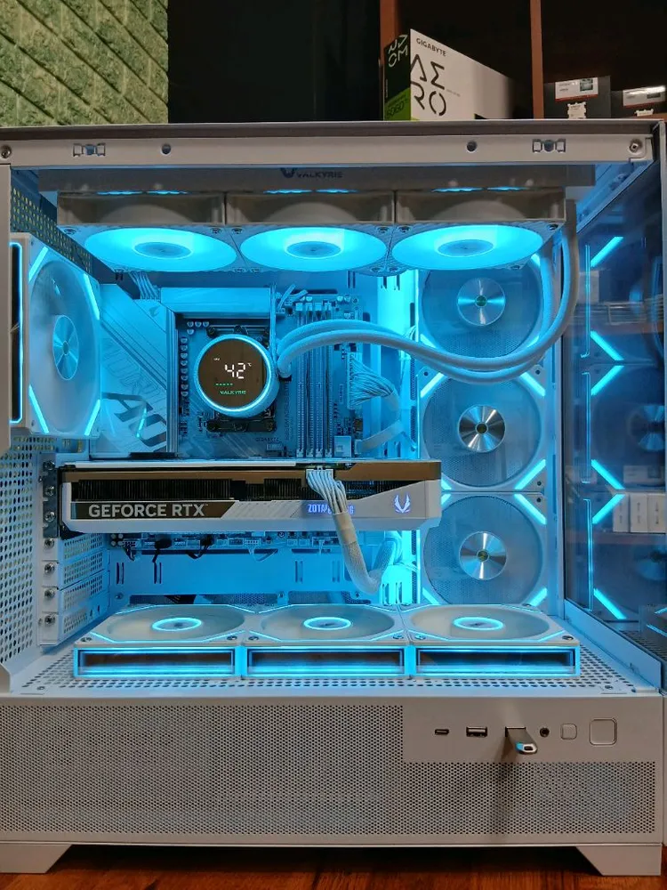 미사용 ) 9800X3D & RTX5070TI 컴퓨터 판매 이미지