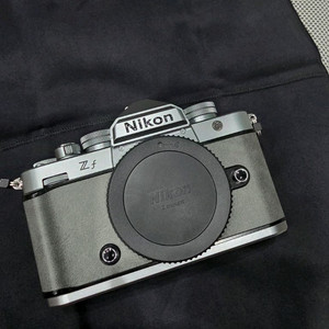 니콘 zf 실버 + 24 120 렌즈 이미지