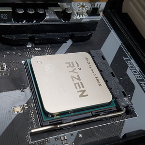 AMD 라이젠 5 5600x cpu 팝니다. 이미지