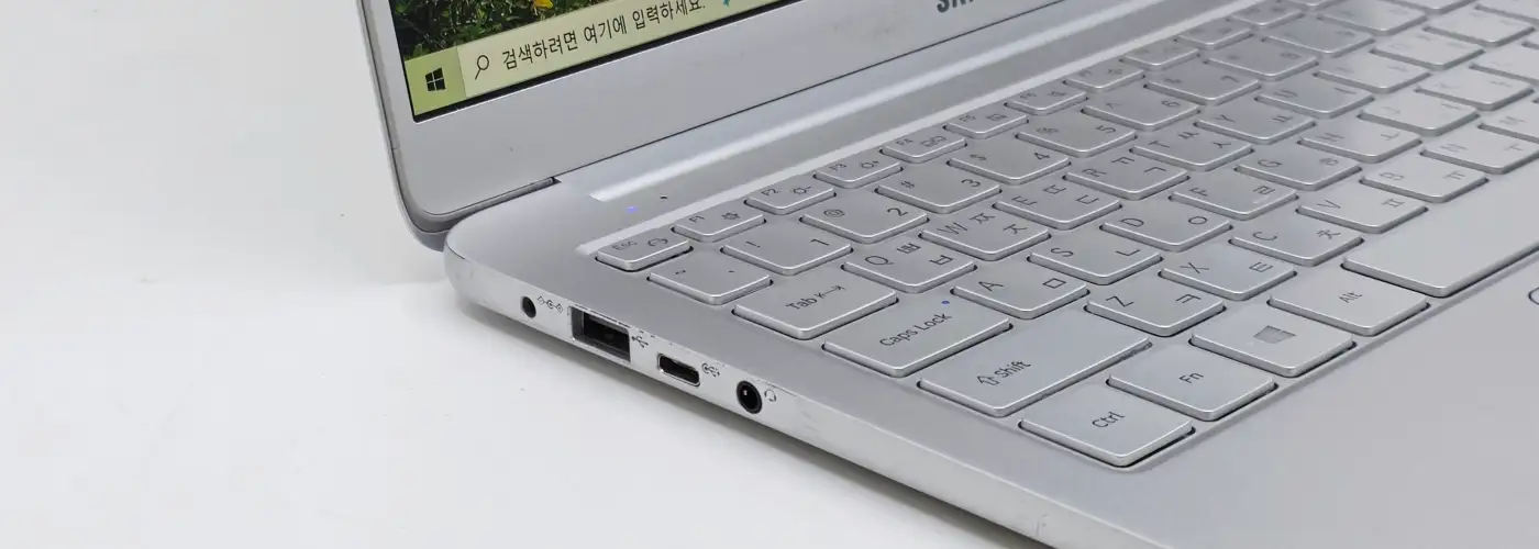 삼성 노트북9 올웨이즈 13인치 중고 노트북 NT900X3N-K58 i5/8GB SSD 256GB 이미지