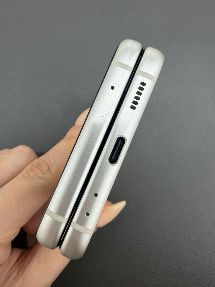 [대전 중고폰] 갤럭시 Z플립3 256GB 크림/ S급 / 실사진 / 025570 이미지