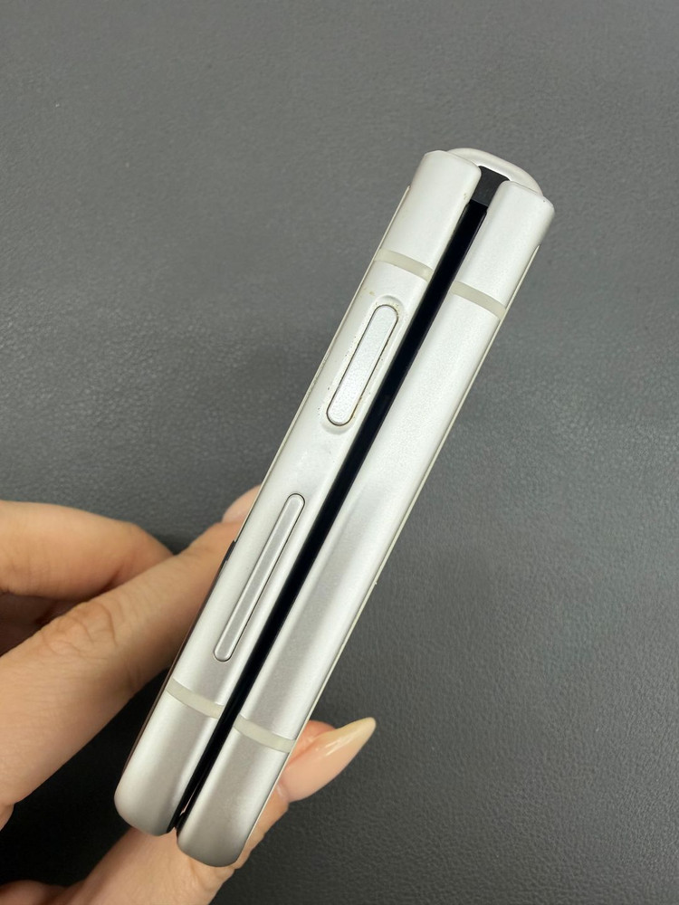 [대전 중고폰] 갤럭시 Z플립3 256GB 크림/ 특A급 / 실사진 / 024709 이미지