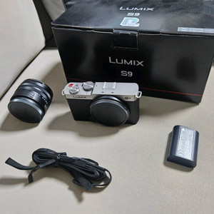 (300컷,거의 새 상품) 파나소닉 루믹스 S9 실버 블랙 18-40mm 렌즈킷