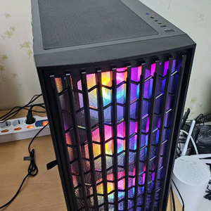 7800x3d / 5060ti 8g / 램32g / ssd 1tb 본체 팝니다 이미지