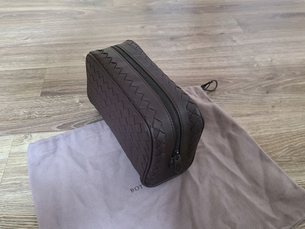 (새 상품)보테가 클러치 파우치크로스백프라다루이비통디올셀린느생로랑샤넬버버리에르메스테수토호보백팩명품가방백팩 이미지