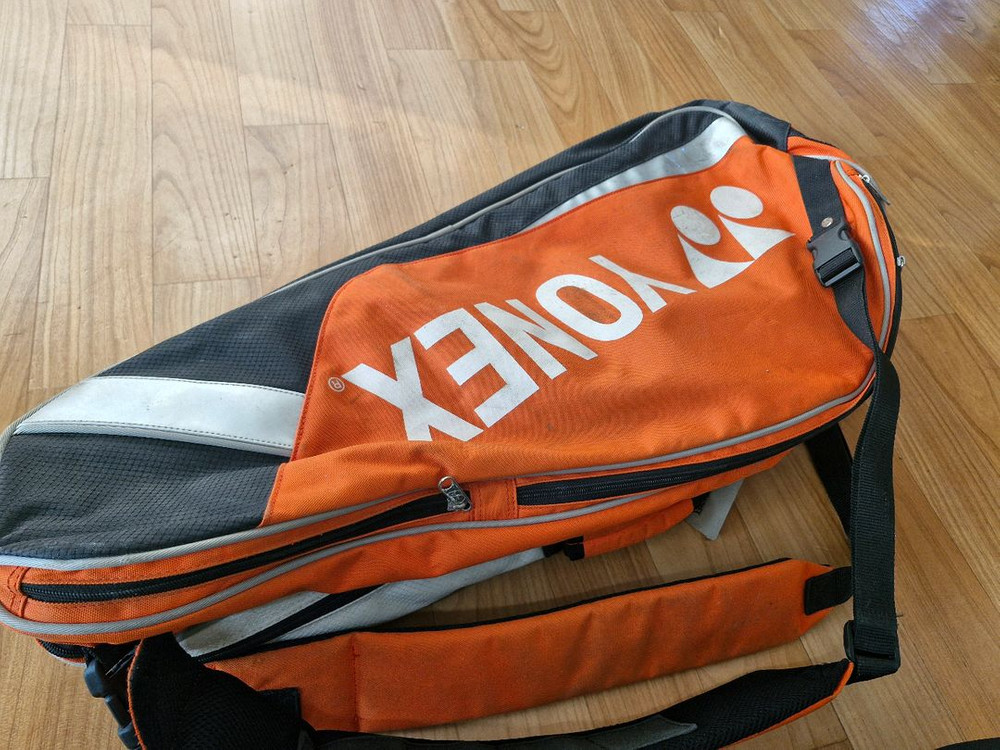 xinnex graphite 배드민턴 라켓 3개 + YONEX 스포츠 가방 이미지
