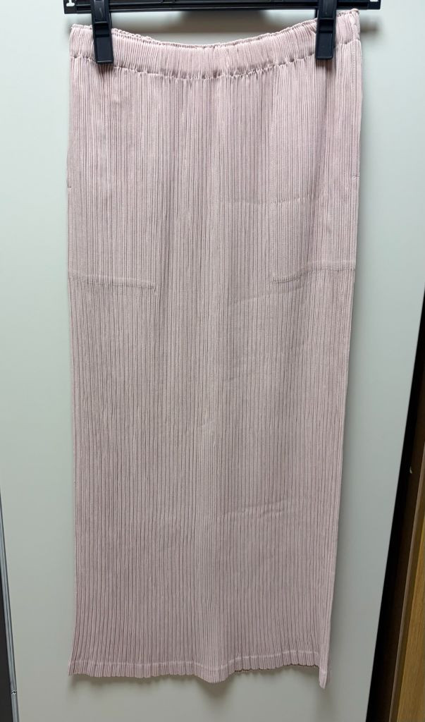 이세이미야케 해칭 스커트 핑크 이미지