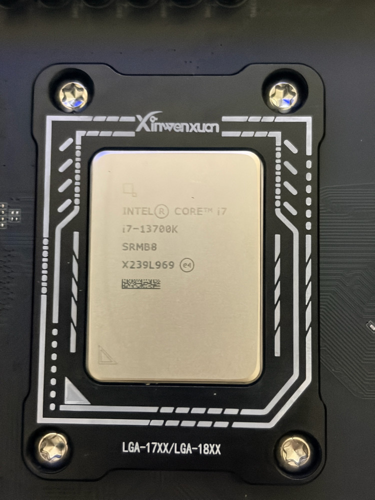 인텔 i7-13700K CPU & 기가바이트 Z790 AORUS ELITE 메인보드 이미지