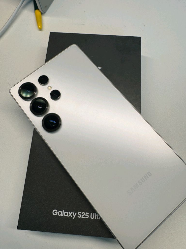 갤럭시 s25 울트라 화이트 512GB 판매해요 이미지