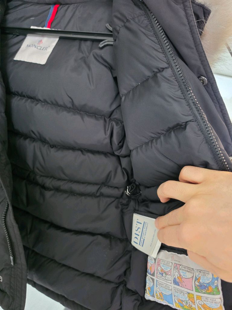 몽클레어 키즈 패딩 6세(120) 사이즈 팝니다. 이미지