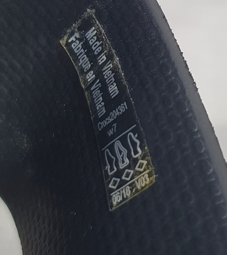 240mm 크록스 리나 엠벨리쉬드 도르세이 샌들 블랙 이미지