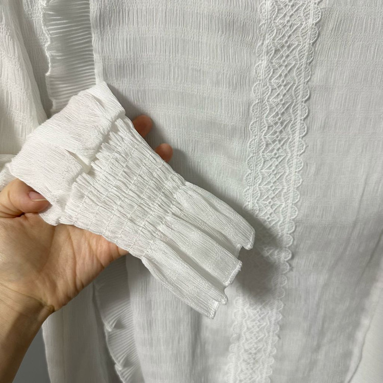 코인코즈 화이트 레이스 핀턱 프릴 블라우스 이미지