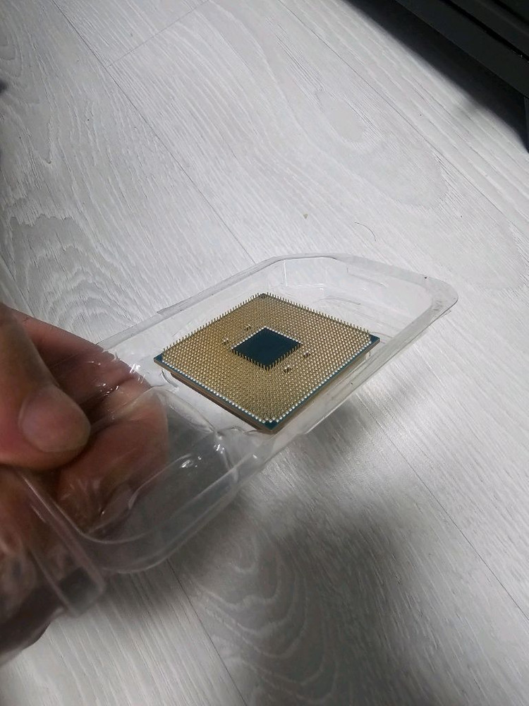 AMD 라이젠9 5950X CPU 이미지
