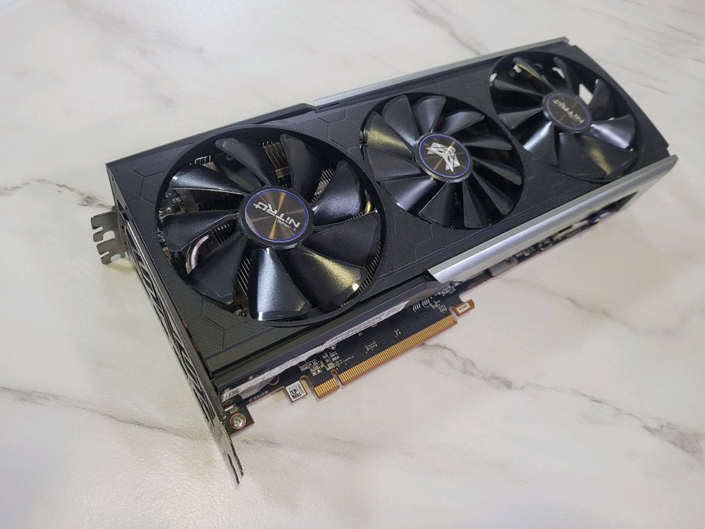 AMD 라데온 니트로+ RX5700XT OC 8G 그래픽카드 이미지