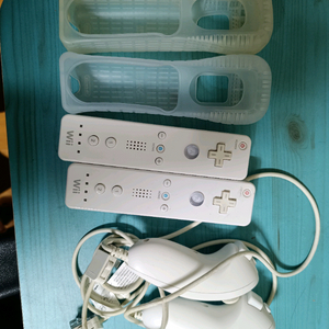 닌텐도위 wii 리모컨 + 실리콘케이스 + 눈차크 두세트 이미지