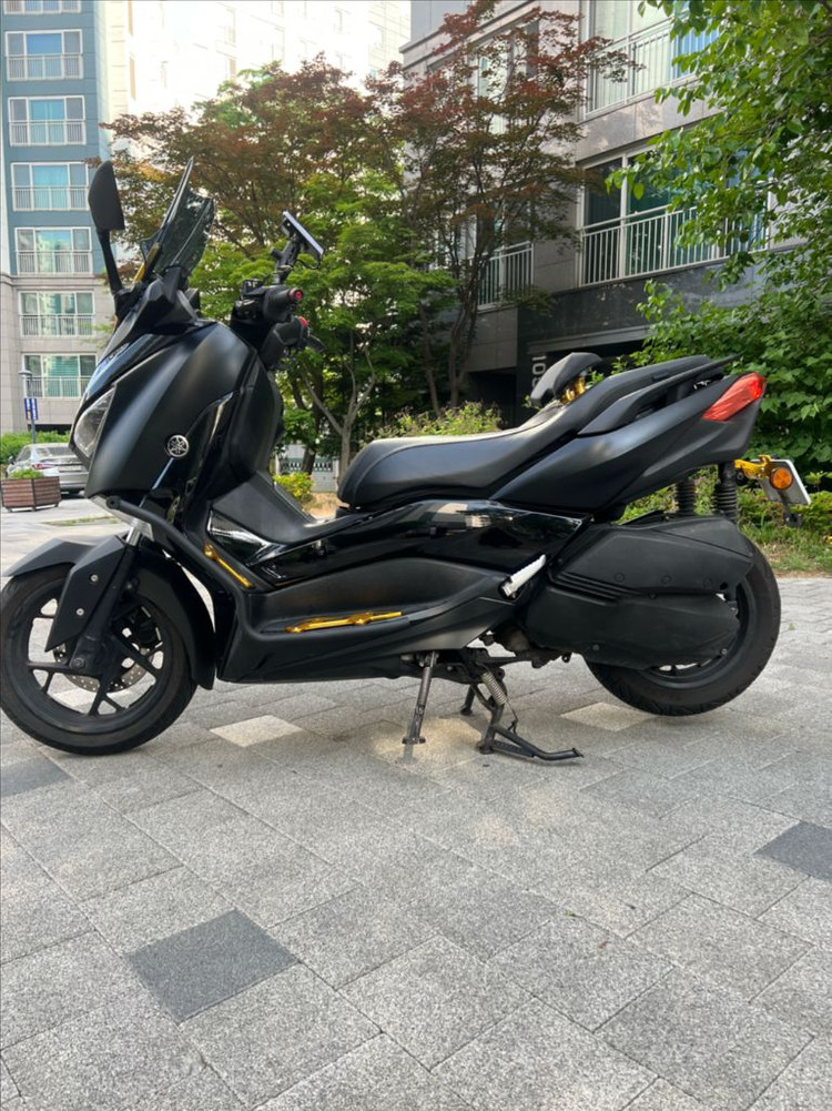 야마하 야마하 xmax 300 17년식 짧은 키로수 판매합니다 이미지