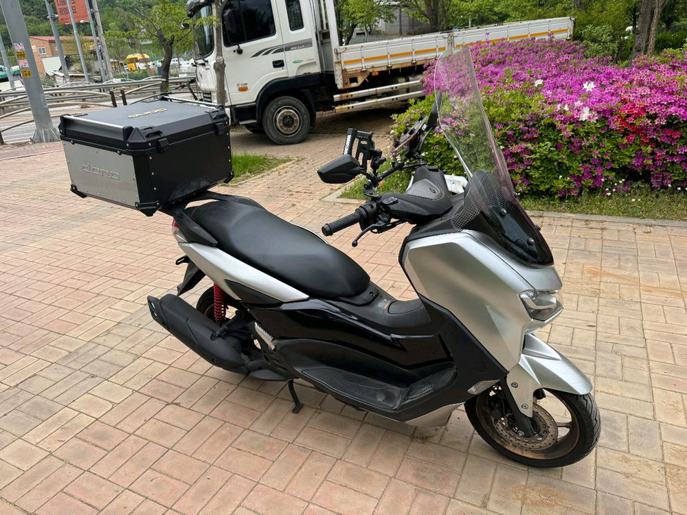 야마하 nmax125 23년 abs 멧실버컬러 팝니다 이미지