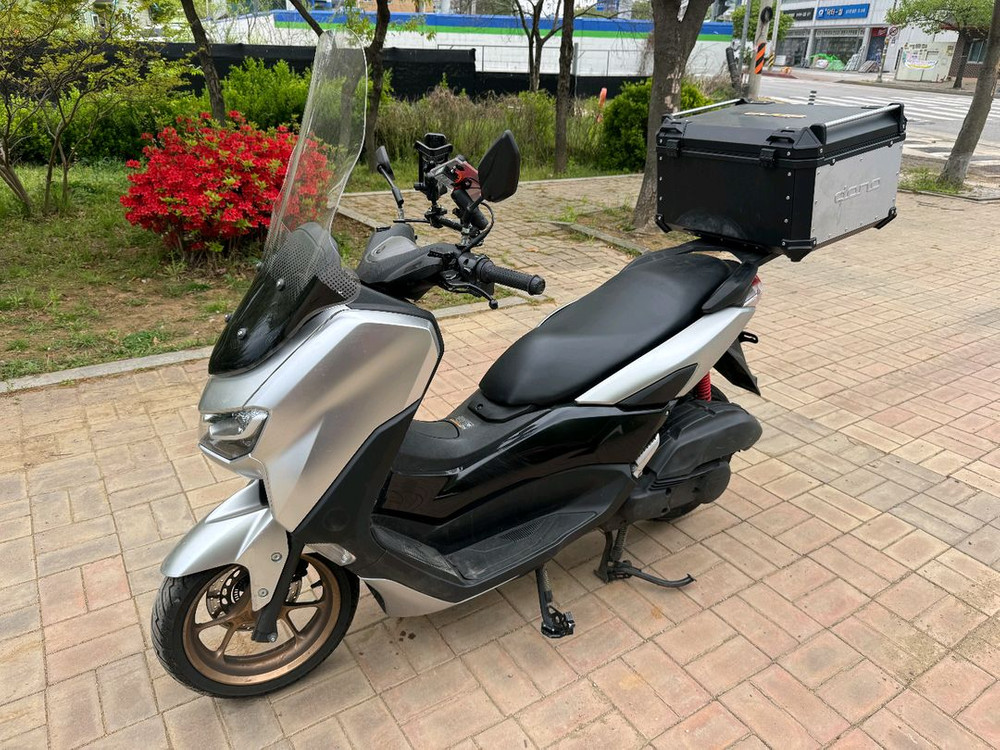 야마하 nmax125 23년 abs 멧실버컬러 팝니다 이미지