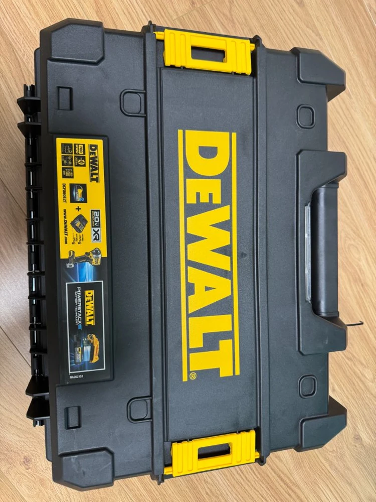 DCF860E2T 임팩드라이버 이미지