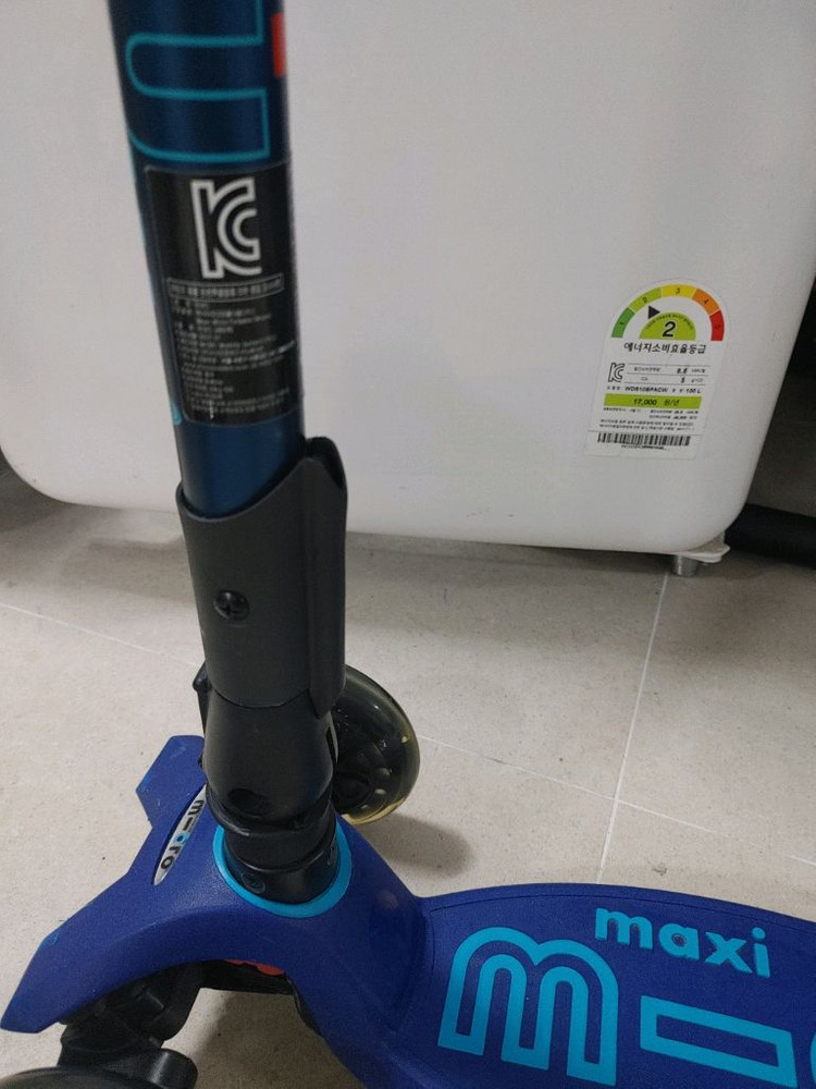 마이크로 킥보드 맥시 LED 폴더. 상태 매우 좋습니다 이미지