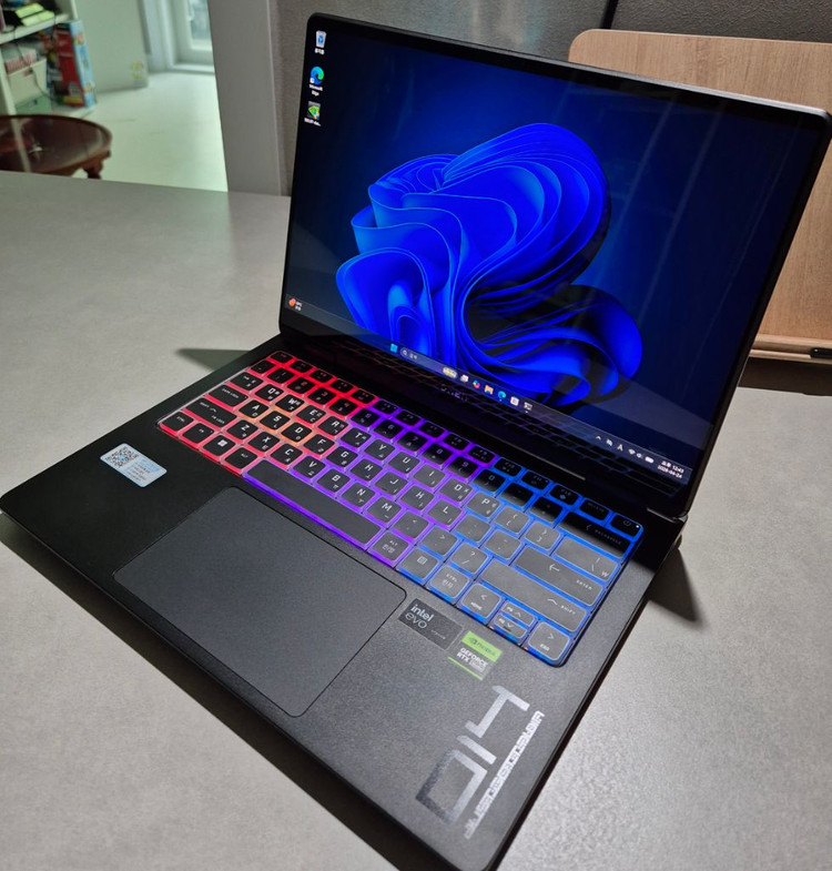 HP 오멘 슬림 게이밍 노트북(코어울트라9 / RTX 4060 / DDR5 32GB) OMEN 이미지