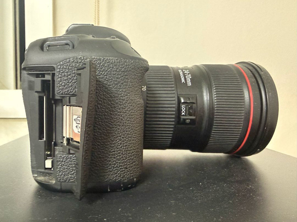 canon 5d mark 3 카메라 + 24-70mm L2 렌즈 세트 이미지