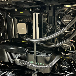 데스크탑 PC 완본체(285k/48gb/4080super FE) 판매합니다. 이미지