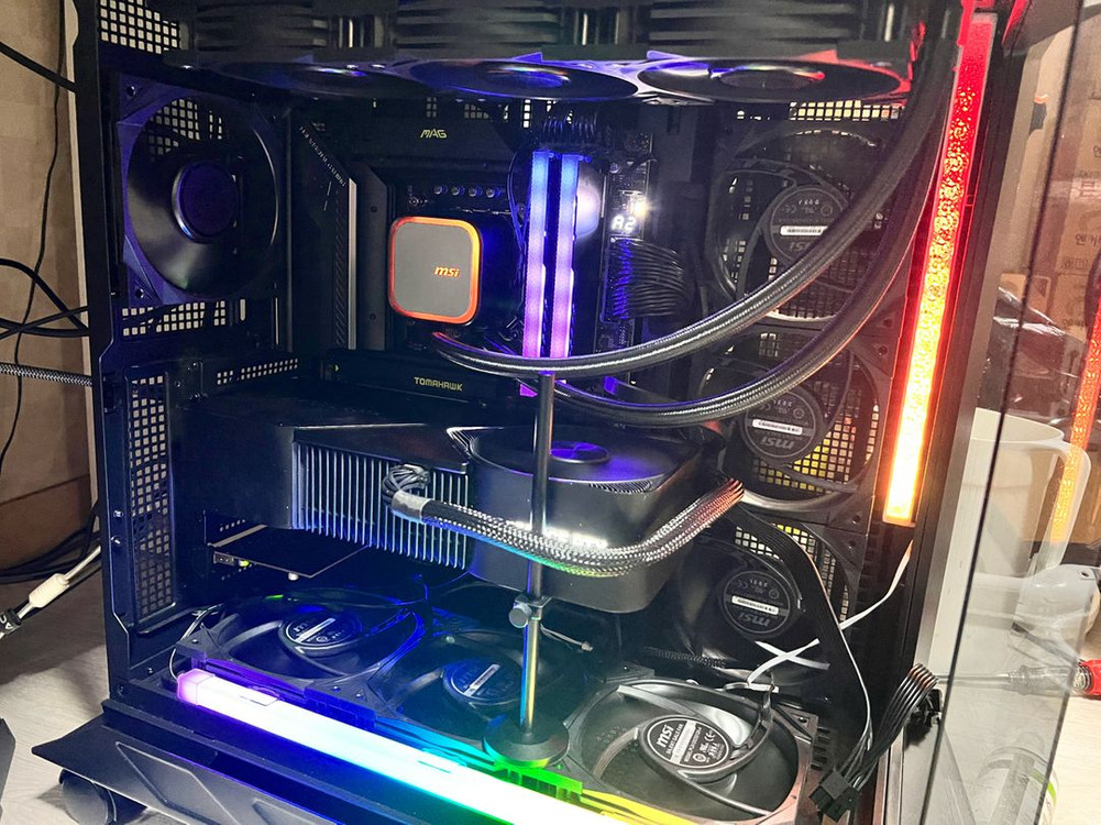 데스크탑 PC 완본체(285k/48gb/4080super FE) 판매합니다. 이미지