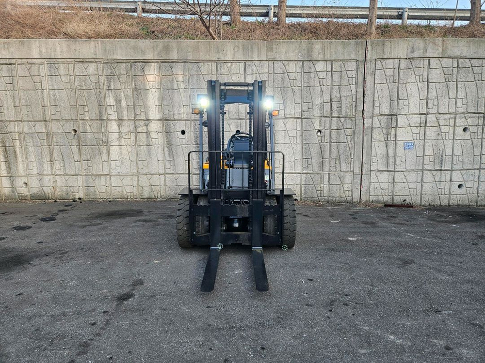 중고지게차 두산 LD30S-2 디젤 3톤 지게차( 더블타이어) 이미지