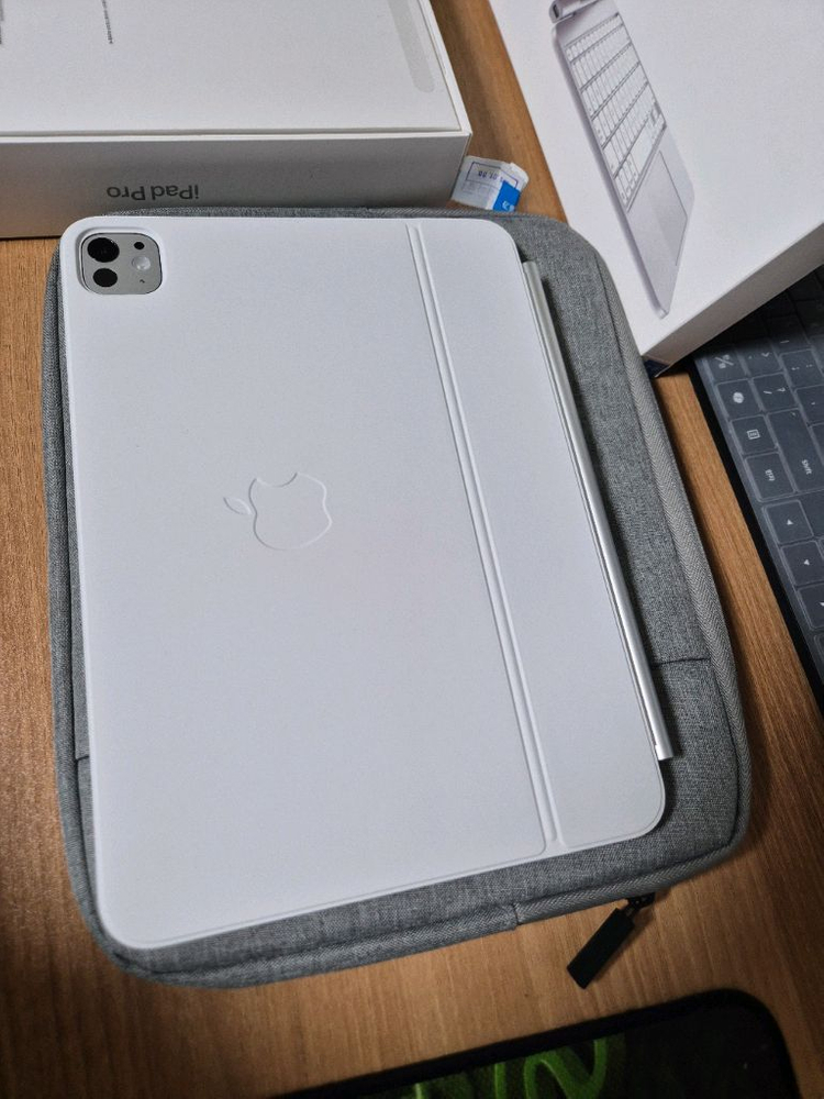 아이패드 프로 M5 11인치 셀룰러 애플케어플러스 (애플 매직키보드 M5 11인치 별도) 이미지