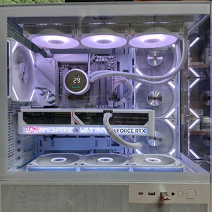 미사용 ) 9800X3D & RTX5070TI 화이트 컴퓨터 이미지