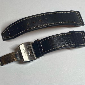 iWC 파일럿 가죽 블랙 스트랩 디버클 이미지