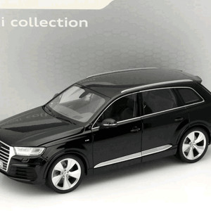 Minichamps 1:18 아우디 Q7 2015 블랙 1/18 이미지