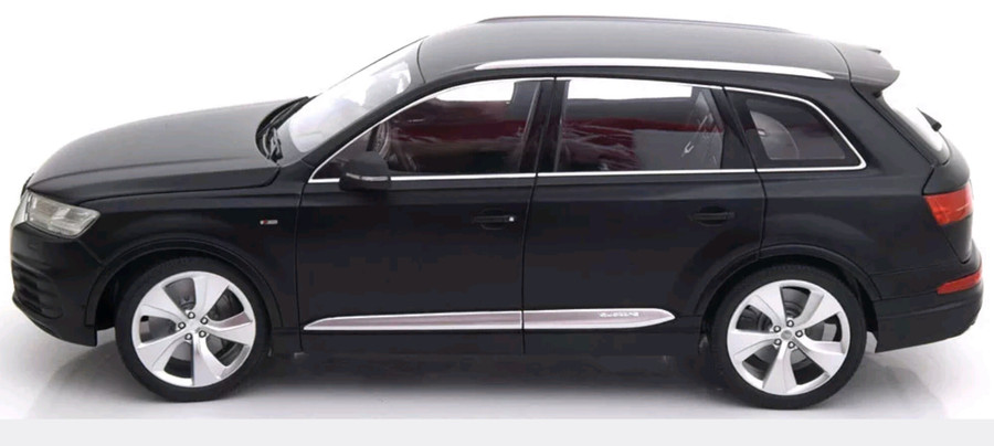 Minichamps 1:18 아우디 Q7 2015 블랙 1/18 이미지