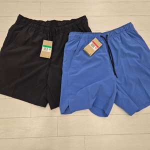 새상품 / 나이키 남성 러닝 쇼츠 언리미티드 7인치 언라인드 버서타일 쇼츠 블랙, 블루 이미지