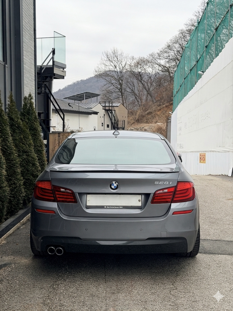 2010년식 BMW f10 528i (n52/자연흡기) 차량 판매합니다 이미지