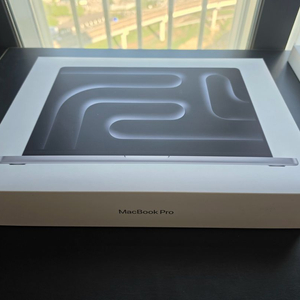 맥북 프로 16인치 M5 Pro 48GB 1TB 이미지