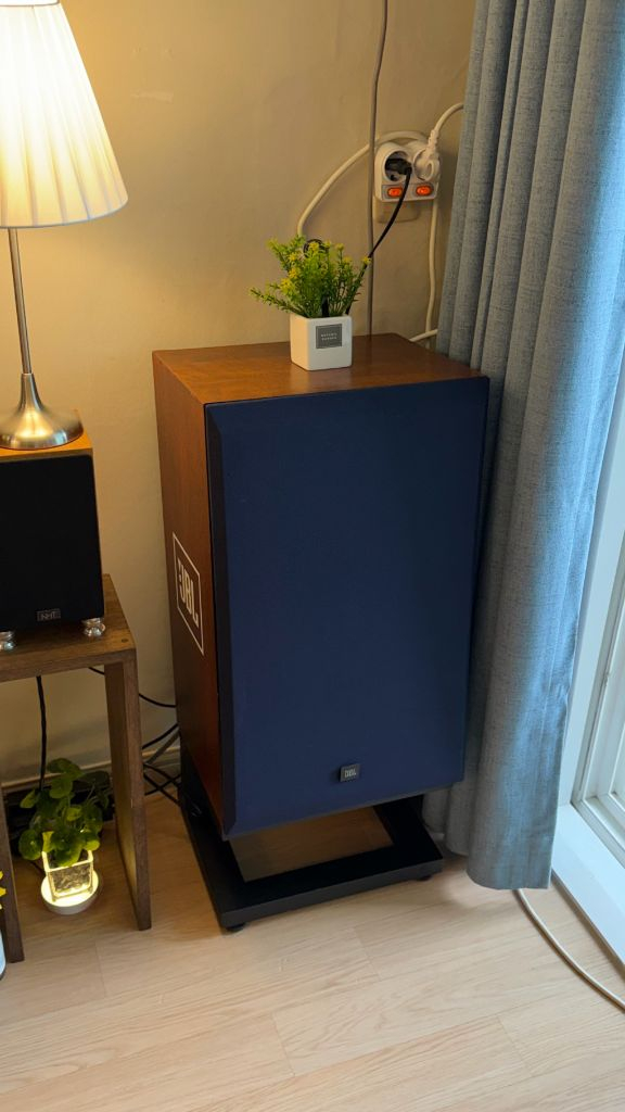 JBL L96 스피커 이미지