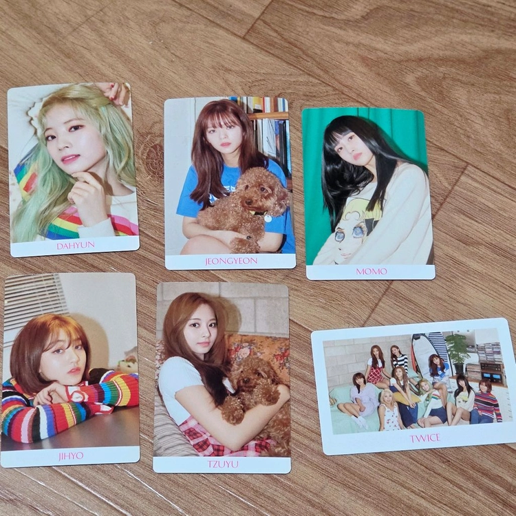 가격내림/트와이스 팬시유 예판 포카 세트 (나연 정연 모모 사나 지효 미나 다현 채영 쯔위) 이미지
